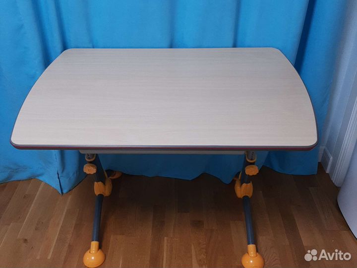 Парта растущая (письменный стол)