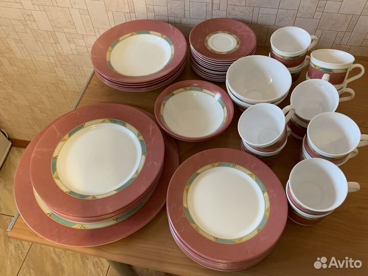 Набор столовой посуды Arсopаl, Франция. Новый