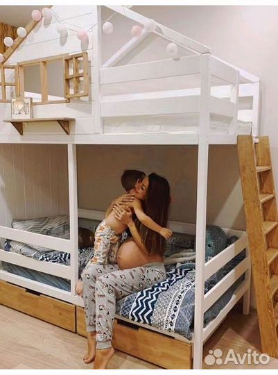 Детская кровать с лестницей