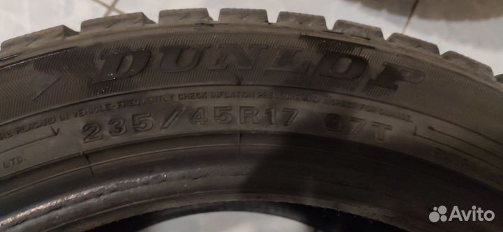 Dunlop SP Winter Maxx WM01 235/45 R17 97T