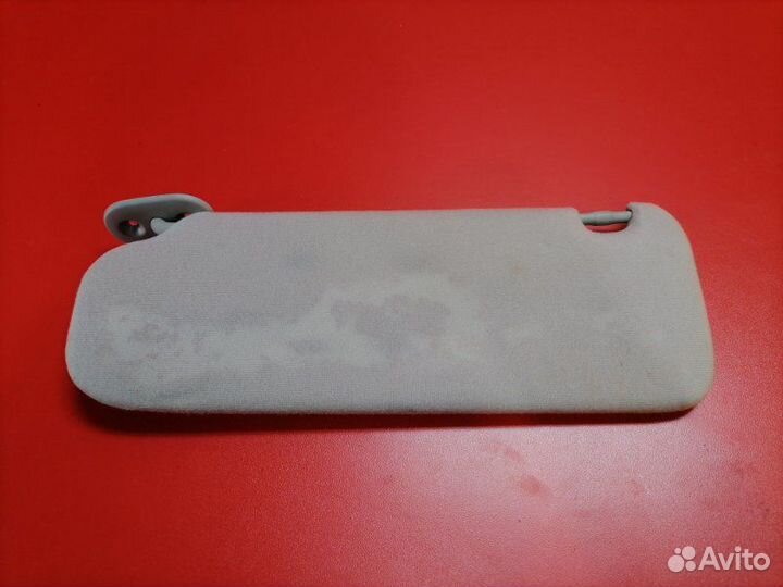 Козырек солнцезащитный передний правый Toyota