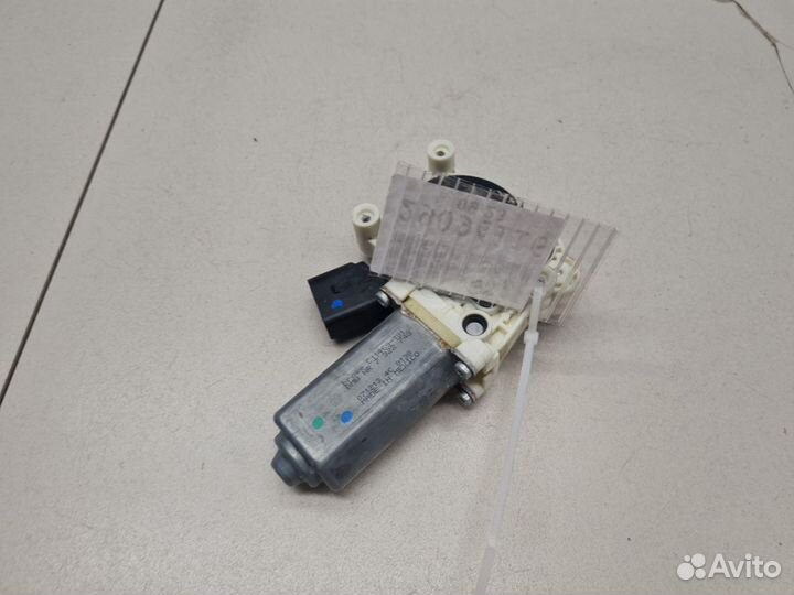 Моторчик стеклоподъёмника правый BMW X5 F15 2013-2