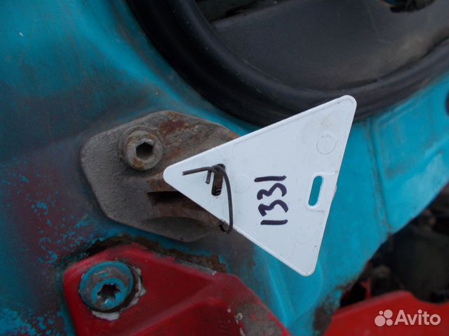 Крепление ограничитель двери левый