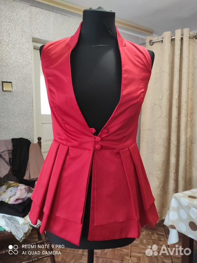 Безрукавка женская