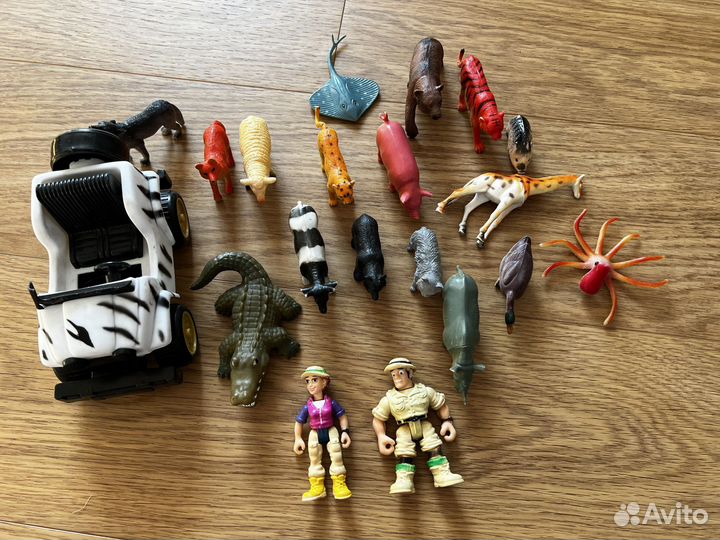 Игрушки для мальчика сафари и животные