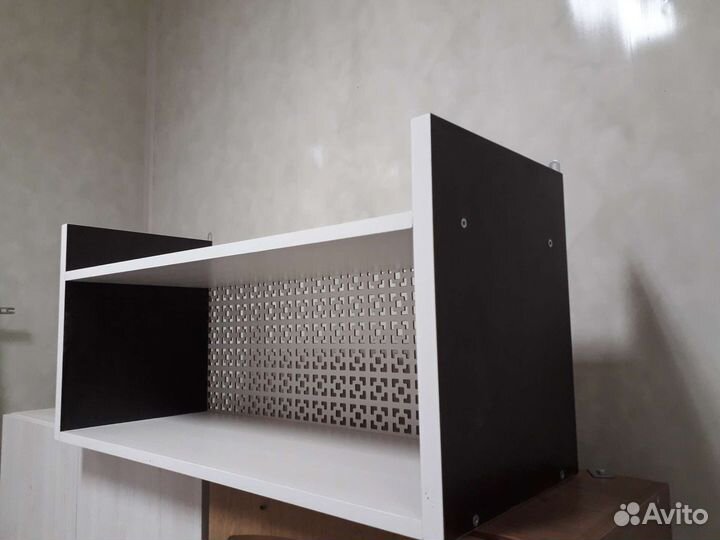 Полка книжная настенная