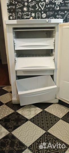 Морозильная камера indesit 140,литров