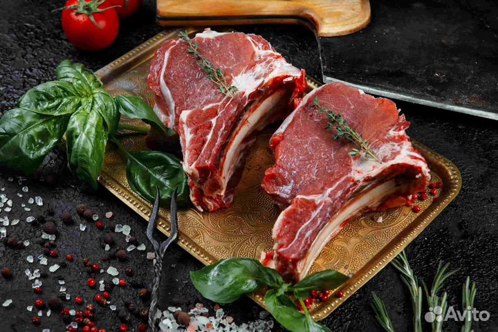 Мясник в мясной магазин