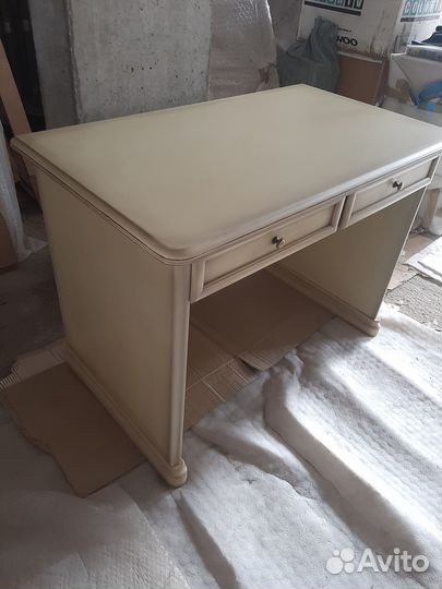 Письменный стол