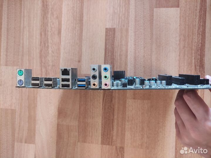 Материнская плата ASRock 970 Pro3 на запчасти