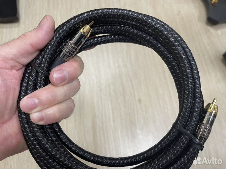 Сабвуфереый кабель Tributaries