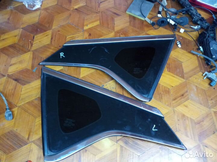 Задние форточки глухие Geely Coolray SX11