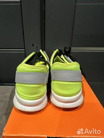 Кроссовки Nike женские