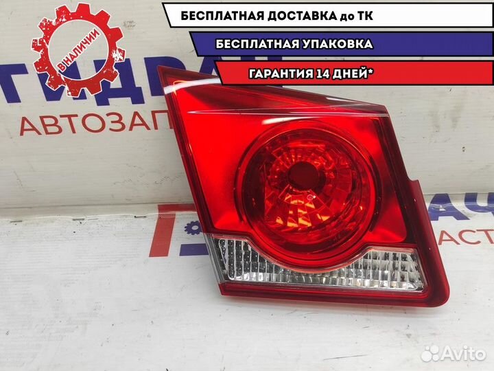 Фонарь задний внутренний левый Chevrolet Cruze 951