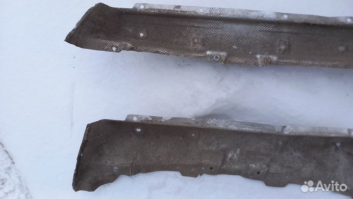 Range Rover Evoque термозащита глушителя нижняя