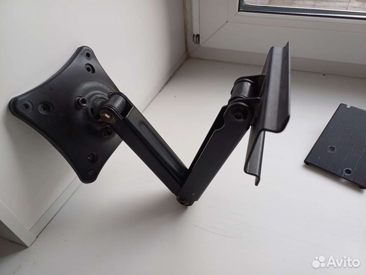 Кронштейн для телевизора поворотный