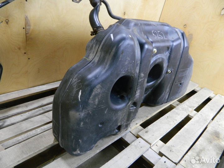 Топливный бак Nissan Teana J31 2006 17205-9Y000