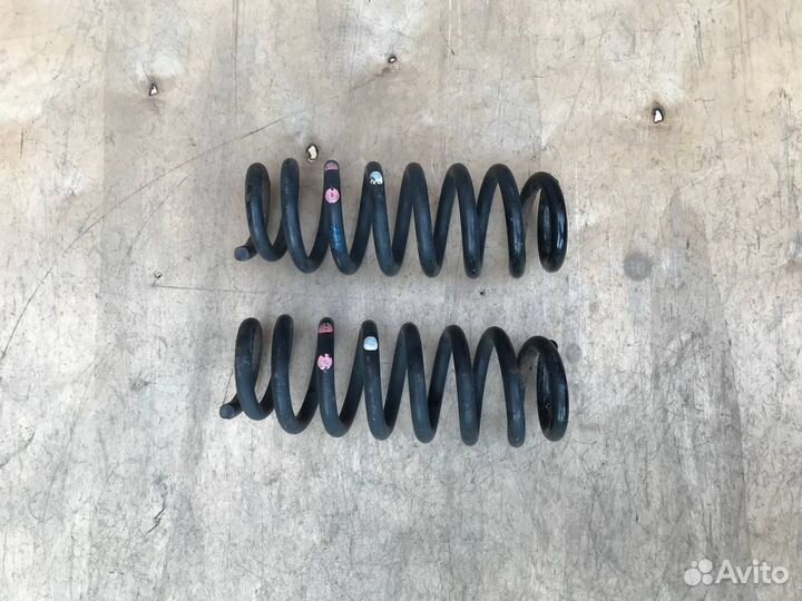 Пружина задняя Suzuki Grand Vitara 3 2005-2016