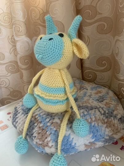 Вязанная игрушка коровка