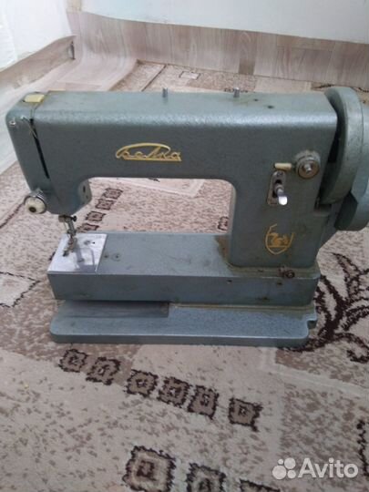 Швейная машинка