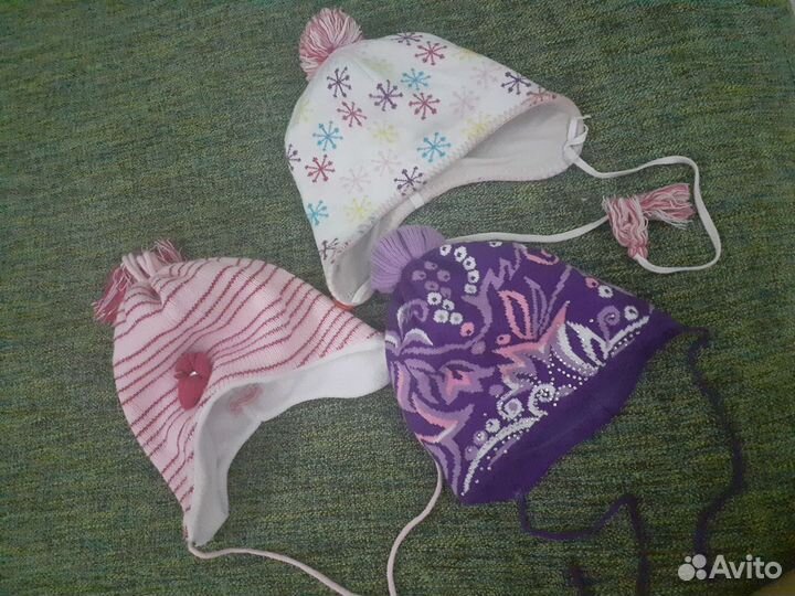 Продаю шапки и перчатки для девочки