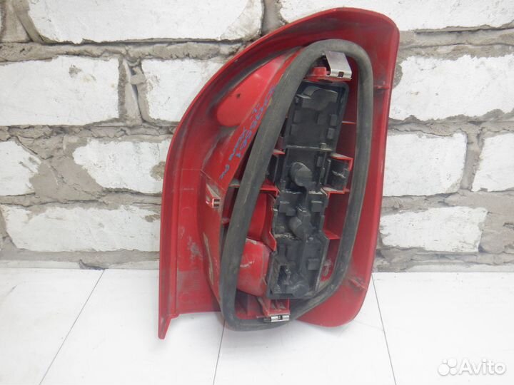 Фонарь задний левый Citroen Xsara Picasso