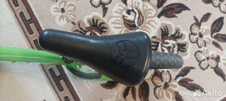 Беловел strider