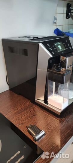 Кофемашина Delonghi PrimaDonna Class esam 550.55