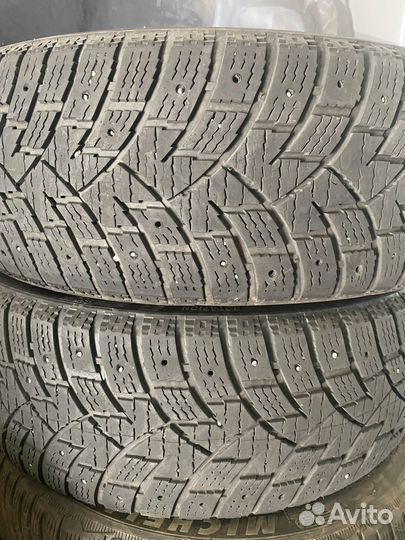 Zeta Antarctica Ice 215/60 R17