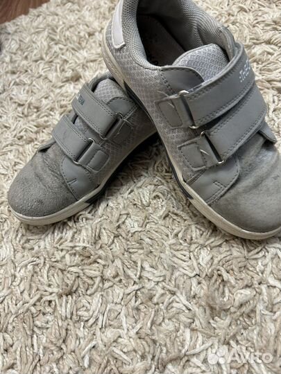 Кроссовки детские