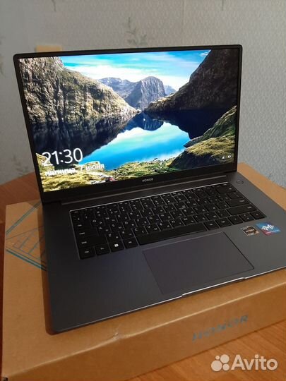 Ноутбук MagicBook 15 R5 5500U 16гб SSD 512гб