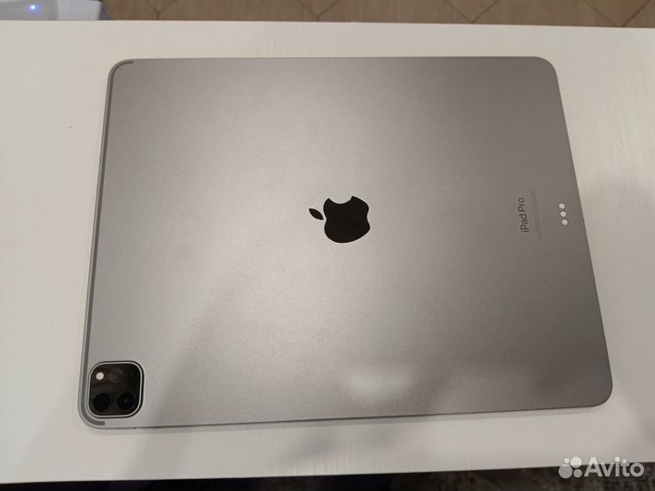 iPad Pro 12.9 2022 6 пок. 256 Гб Wi-Fi Space Grey