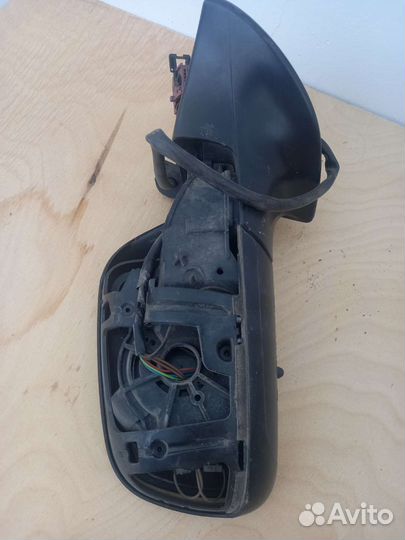 Зеркало боковое правое Peugeot 407