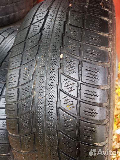 Triangle Snowlink TWT02 235/65 R17