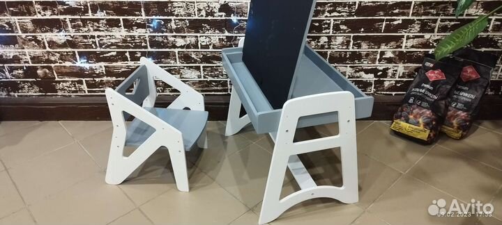 Детский столик, мольберт