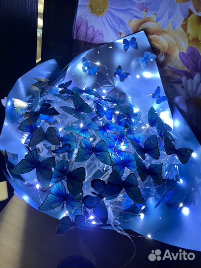 Букетик из 71 бабочки