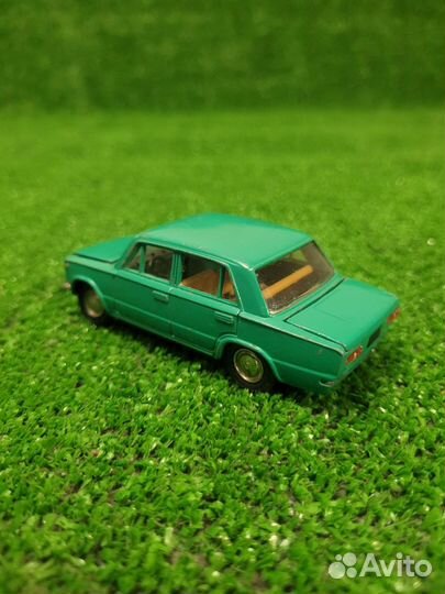 Модель автомобиля ваз 2101 СССР 1/43