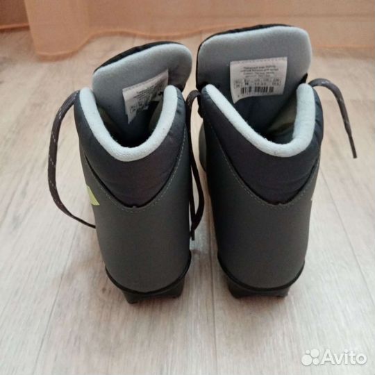 Лыжные ботинки новые