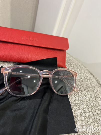 Солнцезащитные очки женские guess