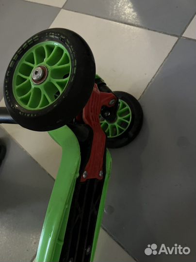 Самокат трехколесный