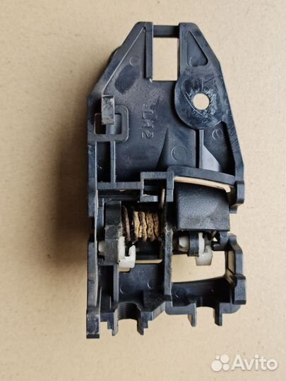 Внутренняя ручка открывания двери Lancer IX