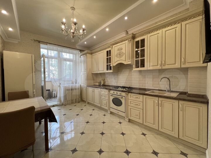 2-к. квартира, 67 м², 2/9 эт.