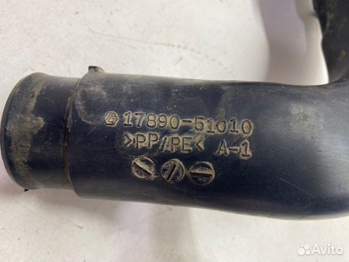 Патрубок интеркулера передний Toyota Land Cruiser