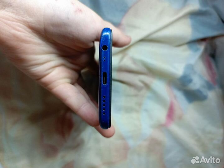 Xiaomi Redmi 8, 3/32 ГБ