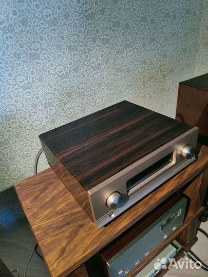 Предусилитель Luxman C-7