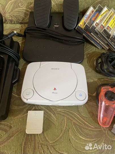 Sony playstation 1 + руль + 17 дисков