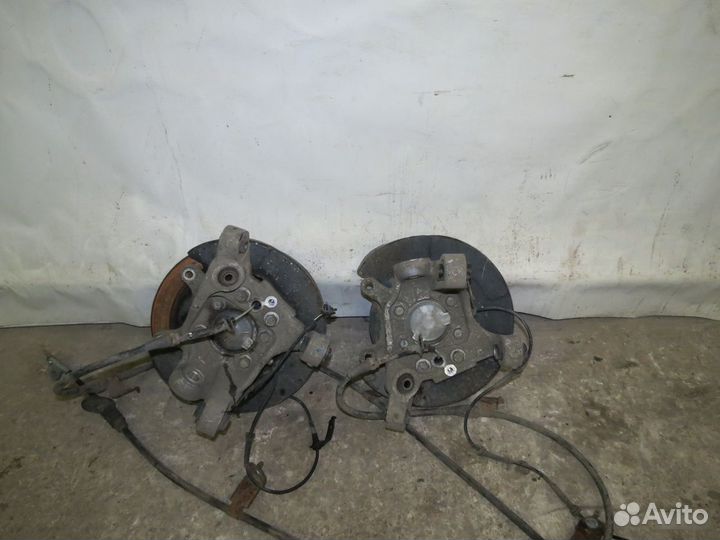 Кулак поворотный задний Nissan Teana J32