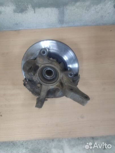 Поворотный кулак перед R Toyota Carina ET176