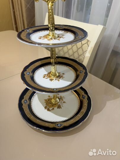 Этажерка для сервировки стола