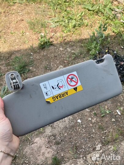 Козырек солнцезащитный Renault